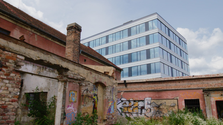 The Space surveillance center by Innovis guards the construction site of Skanska